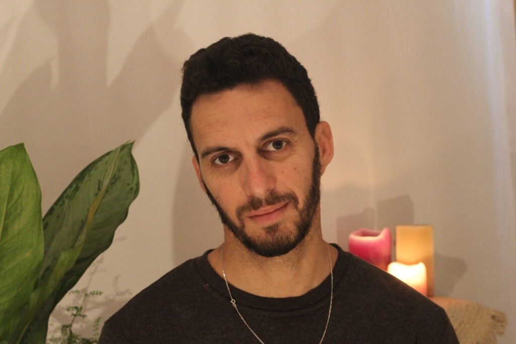 יותם בן צבי — מטפל בנשימה והתמקדות
